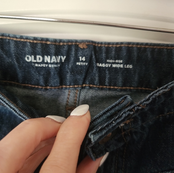 Old Navy High Rise Baggy Wide Leg Jeans Women’s 14 Petite Drapey Denim - Picture 3 of 4